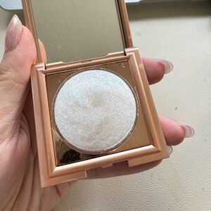 Radiant Glow Highlighter